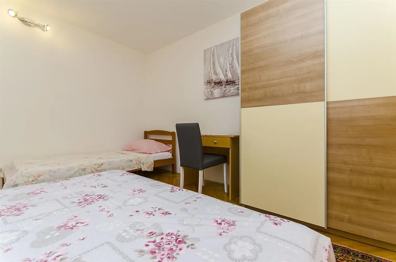 Apartments Karlo Trogir