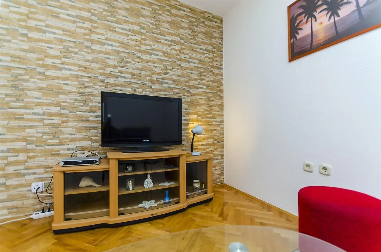 Apartments Karlo Trogir 0*,