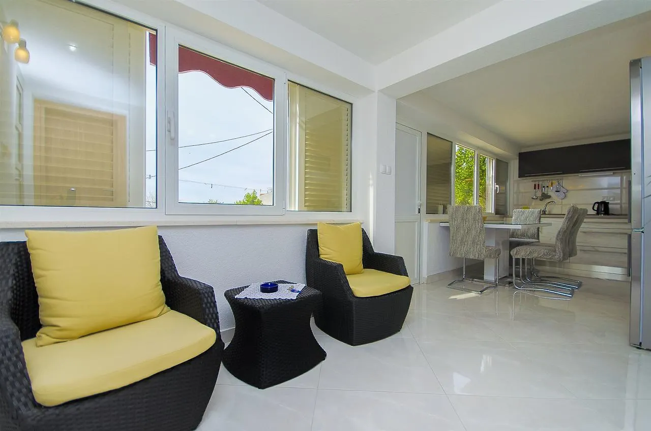 Apartments Karlo Trogir