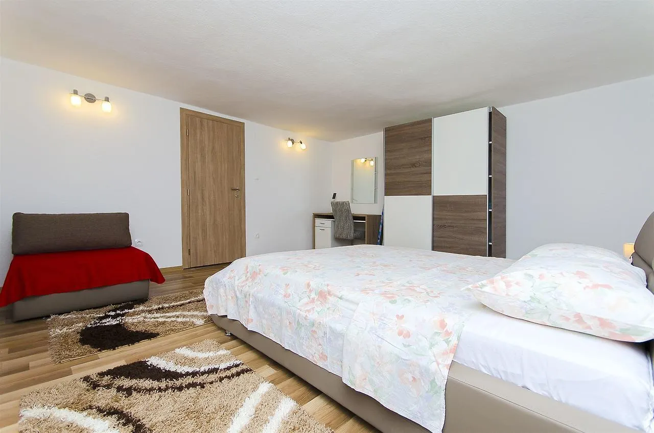 Apartments Karlo Trogir