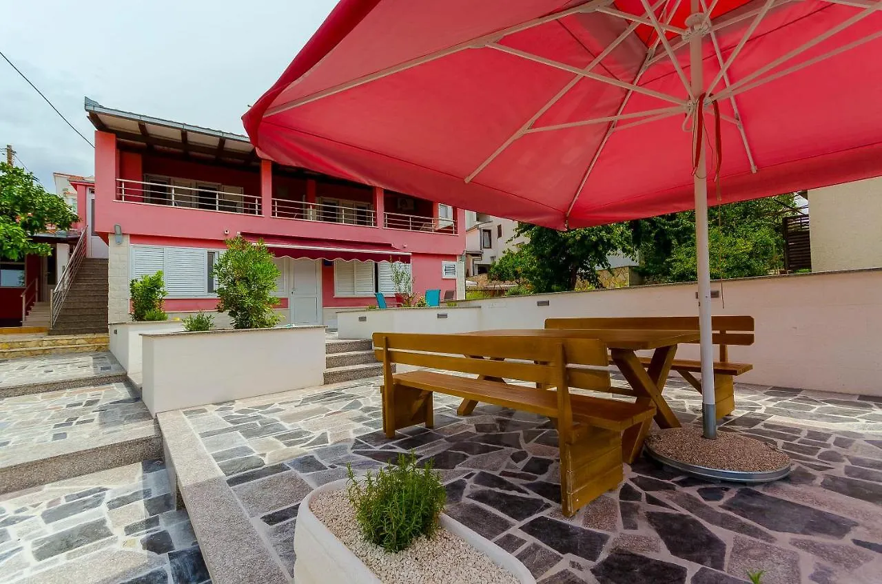 Apartments Karlo Trogir