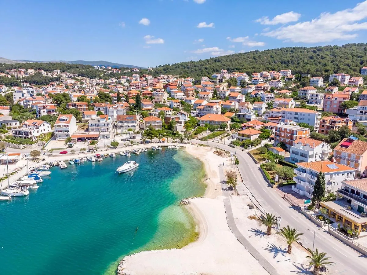 Apartments Karlo Trogir